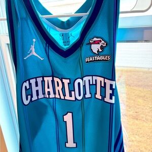 Men’s Lamelo Ball Charlotte Hornets jersey size XL